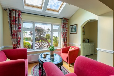 Sitting-room-and-tea-area